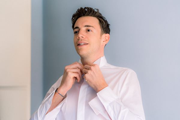 The elegance of the groom in morning suit