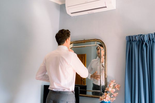 The elegance of the groom in morning suit