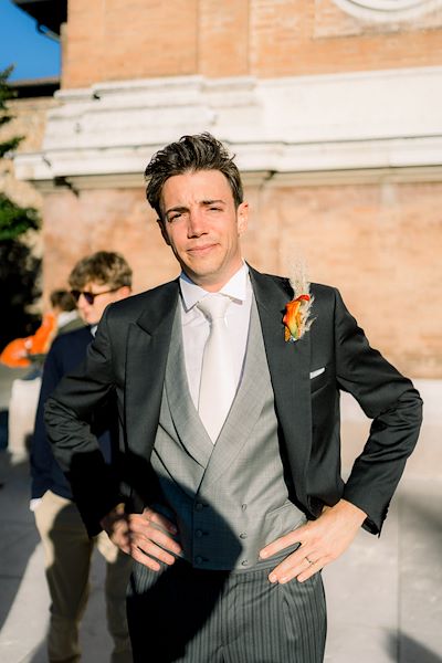 L'eleganza dello sposo in Tight