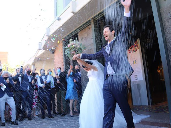 Abito blu con revers a Lancia per uno stile classico impeccabile