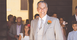 Abito elegante da sposo su misura