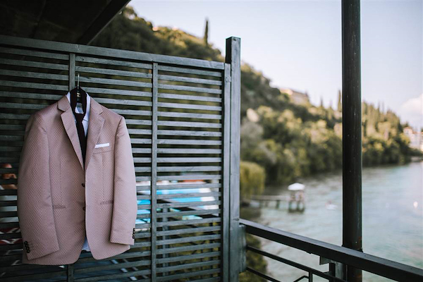 Abito sposo fantasia dallo stile inglese di inizio Novecento