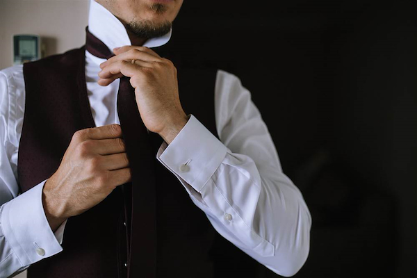 Abito sposo fantasia dallo stile inglese di inizio Novecento