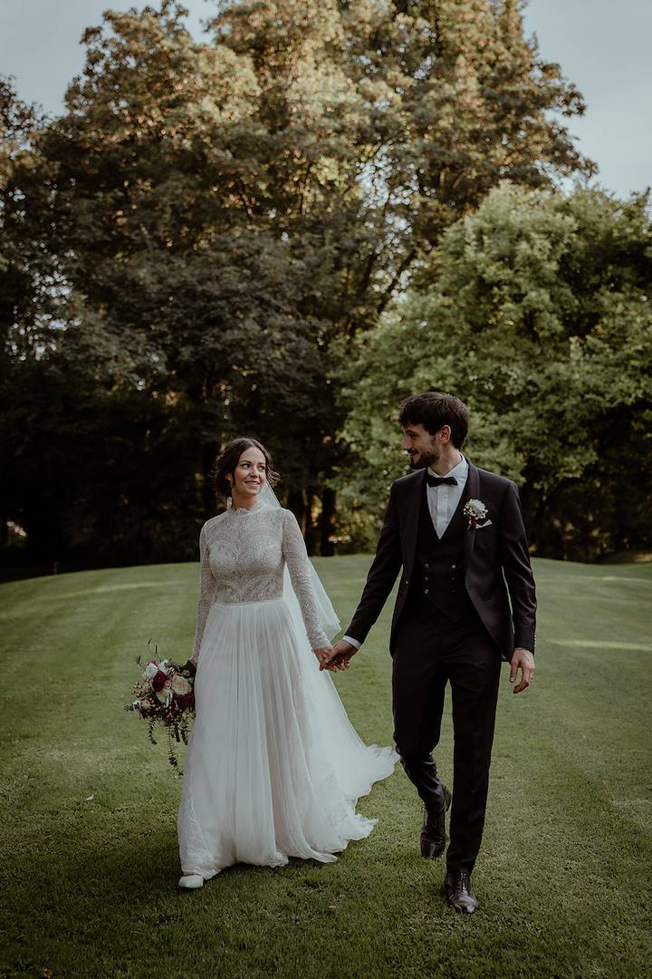 Abito sposo su misura: la scelta dello smoking blu midnight