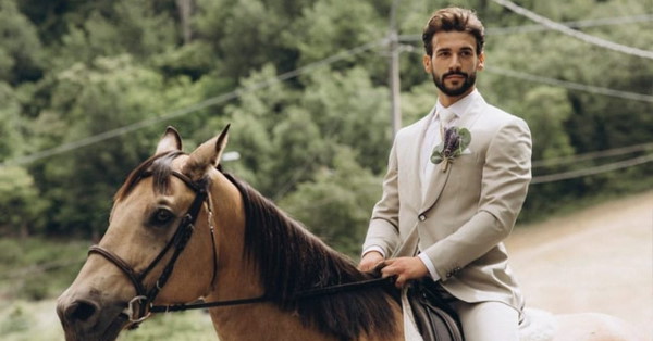 Raffinatezza a nozze: abito da sposo in fresco lana beige