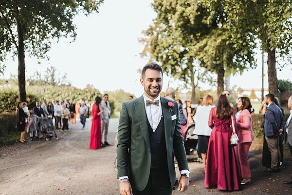 L'abito da sposo per un matrimonio country chic