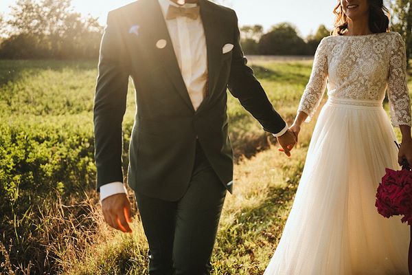 L'abito da sposo per un matrimonio country chic