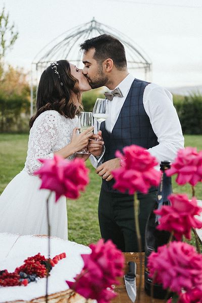 L'abito da sposo per un matrimonio country chic