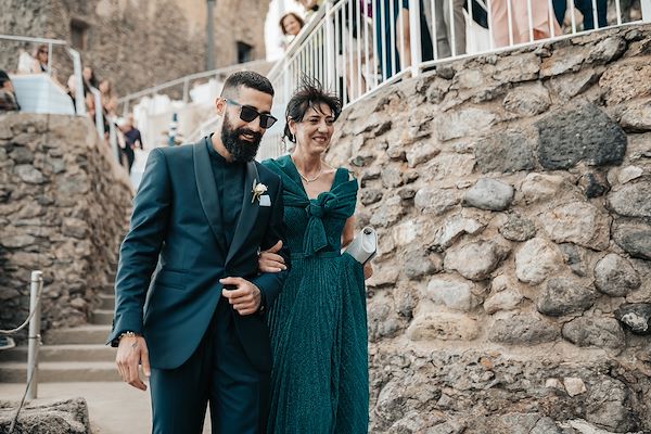 Eleganza e originalità nell'abito dello sposo