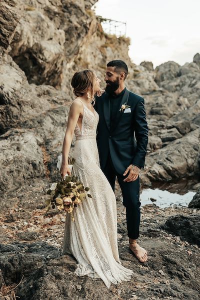 Eleganza e originalità nell'abito dello sposo