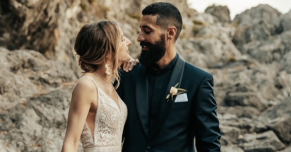 Eleganza e originalità nell'abito dello sposo