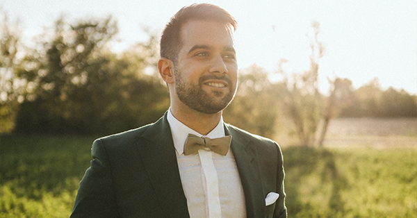 L'abito da sposo per un matrimonio country chic